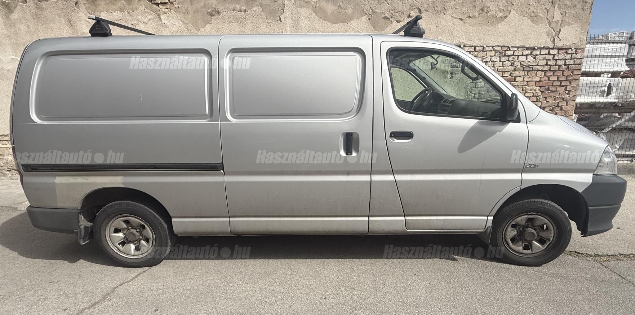TOYOTA HIACE 2009/5 - 1
