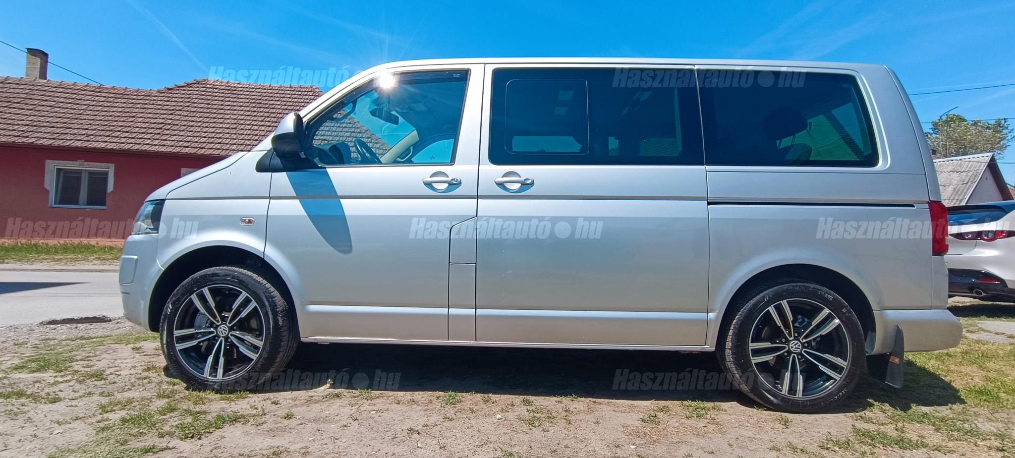 VOLKSWAGEN MULTIVAN 2010 - 1