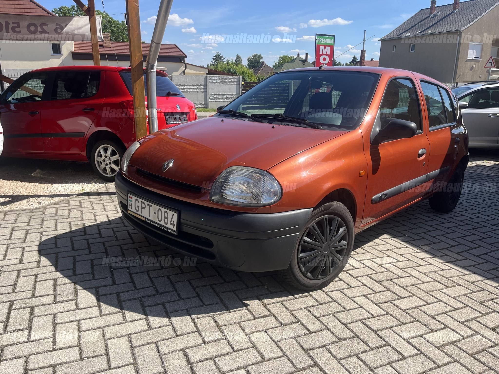 RENAULT CLIO 1998/8 - 1