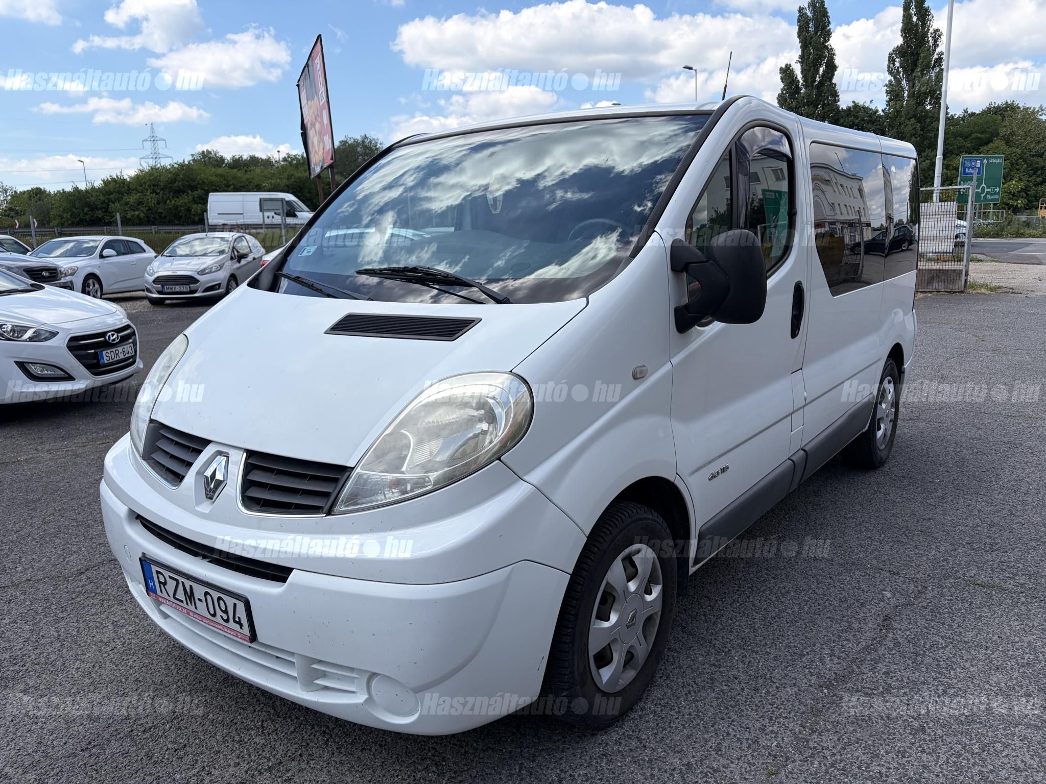 RENAULT TRAFIC 2011/8 - 1