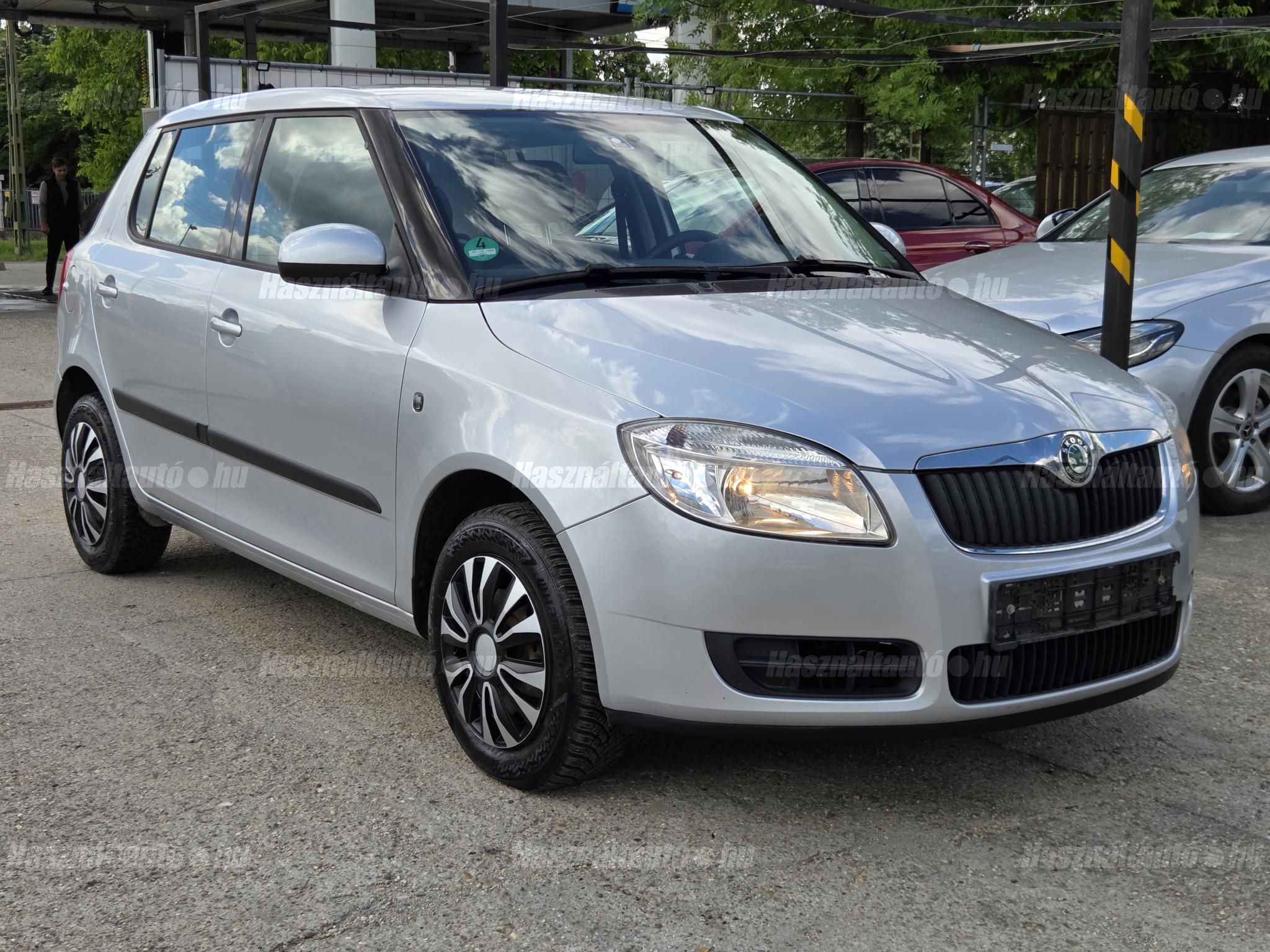 SKODA FABIA 2009/10 - 1