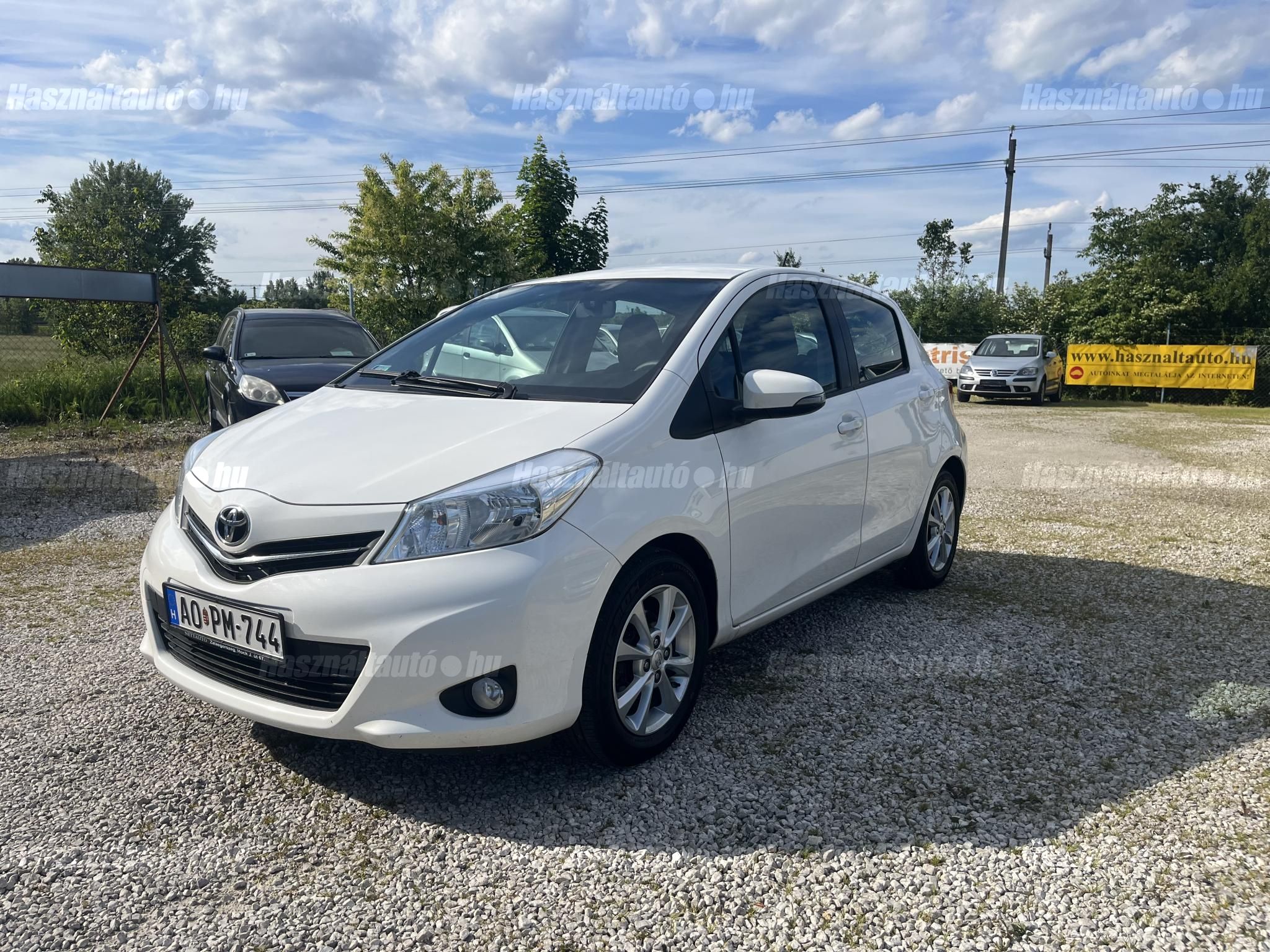 TOYOTA YARIS 2012/10 - 1