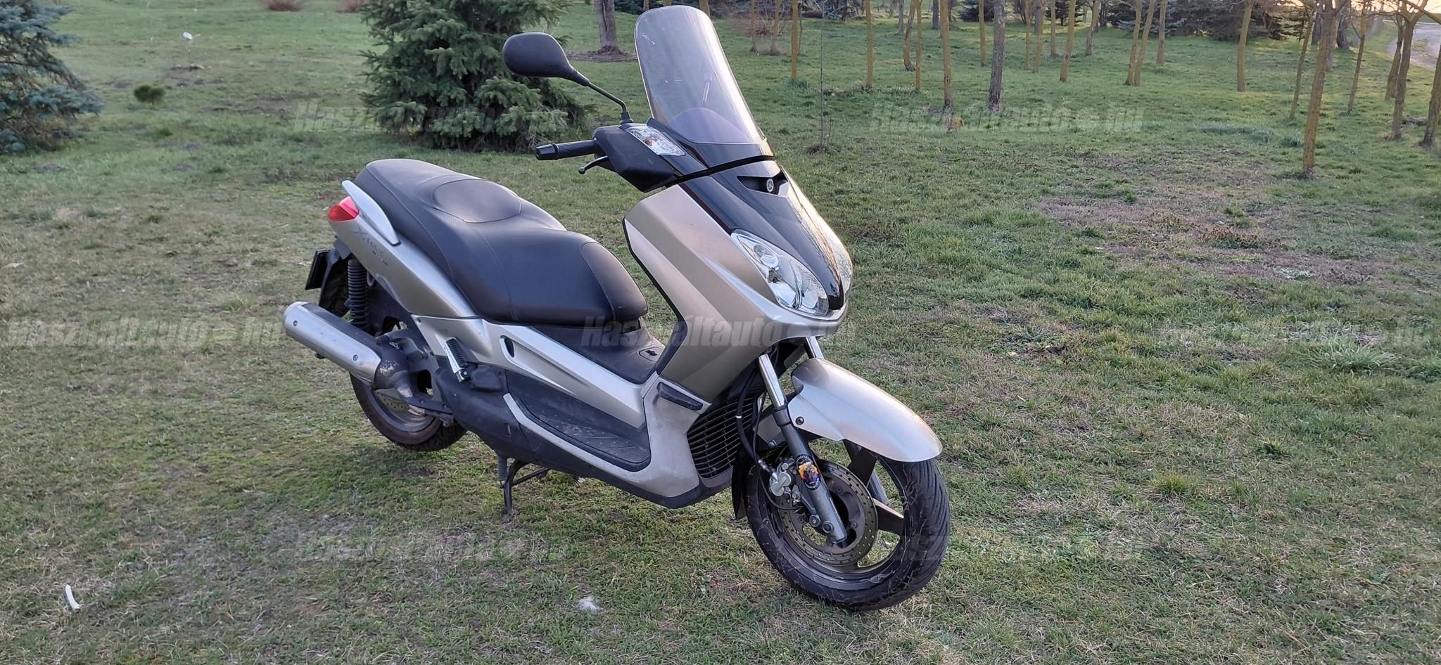 YAMAHA X-MAX 125 2009 - 1