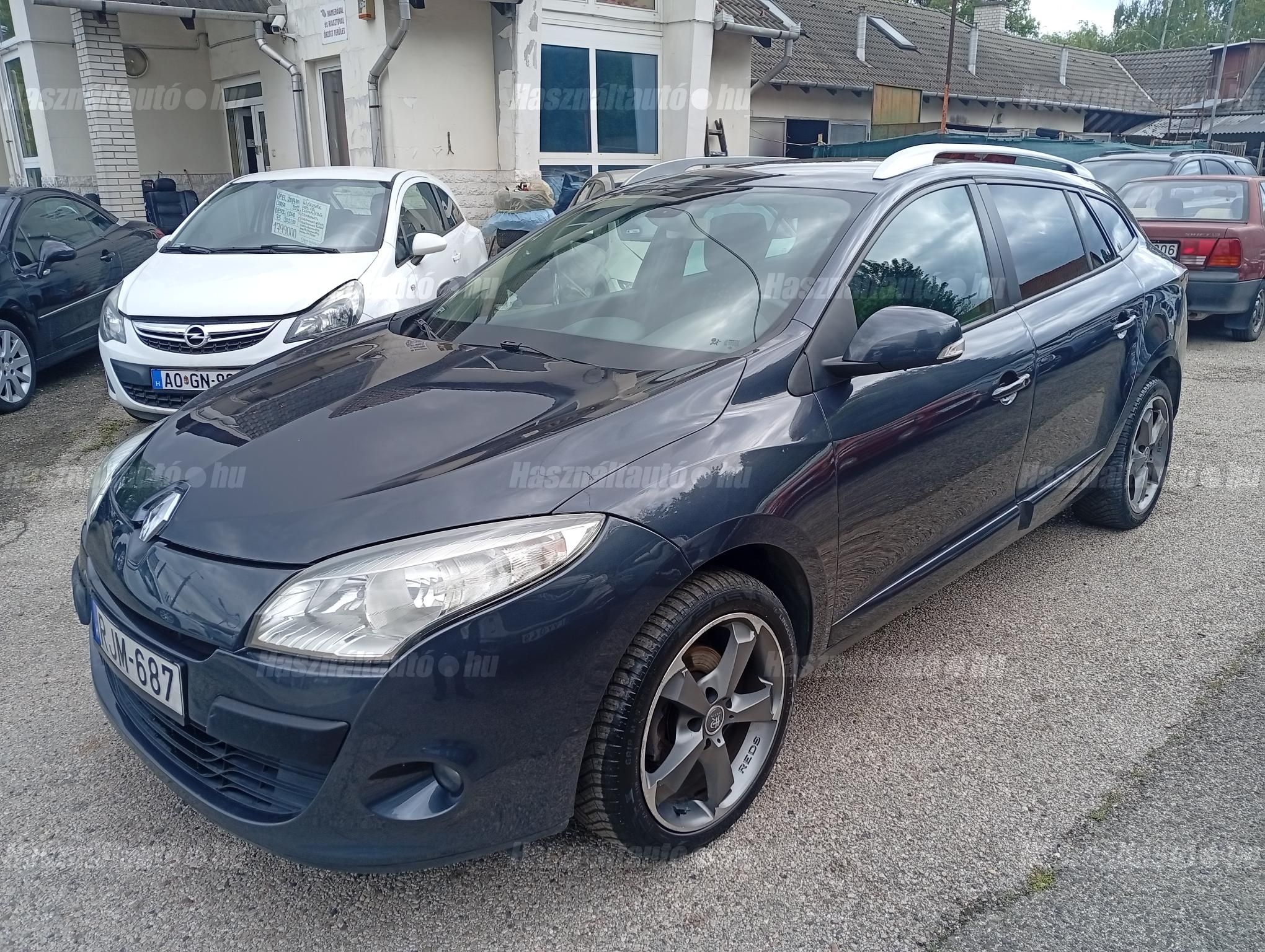 RENAULT MEGANE 2013/10 - 1