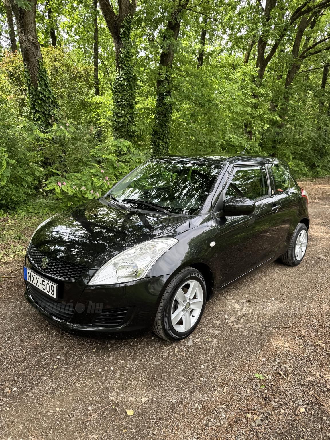 SUZUKI SWIFT 2012 - 1