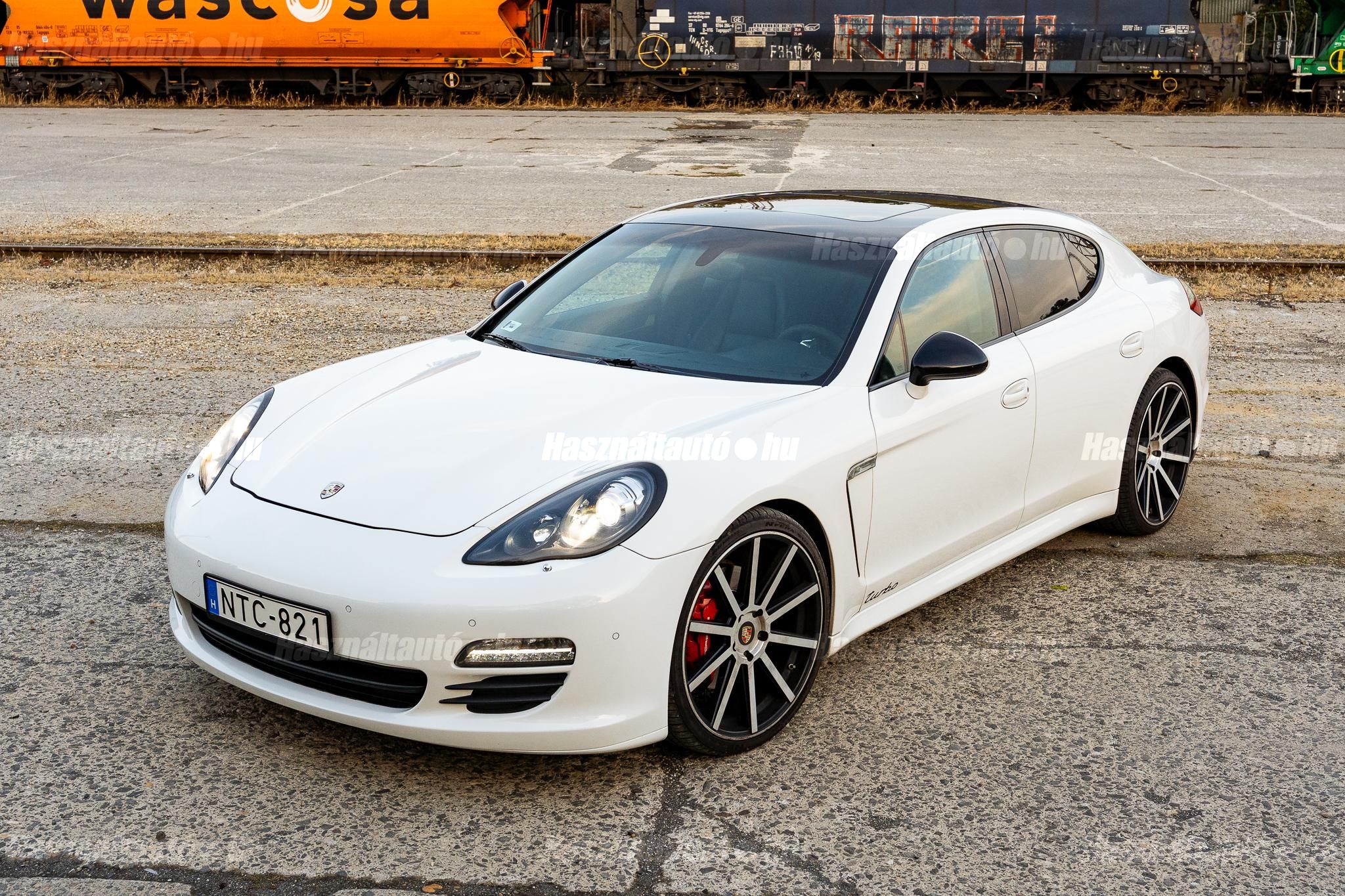PORSCHE PANAMERA 2011/8 - 1