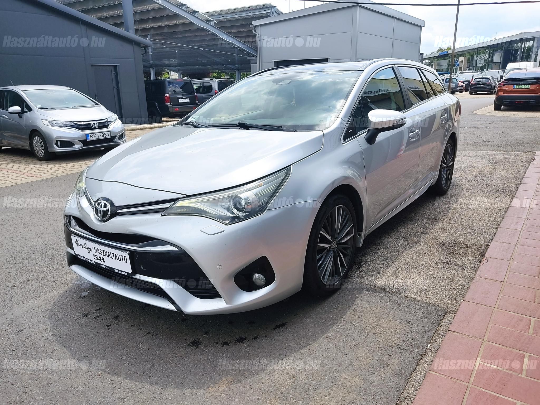 TOYOTA AVENSIS 2017/6 - 1