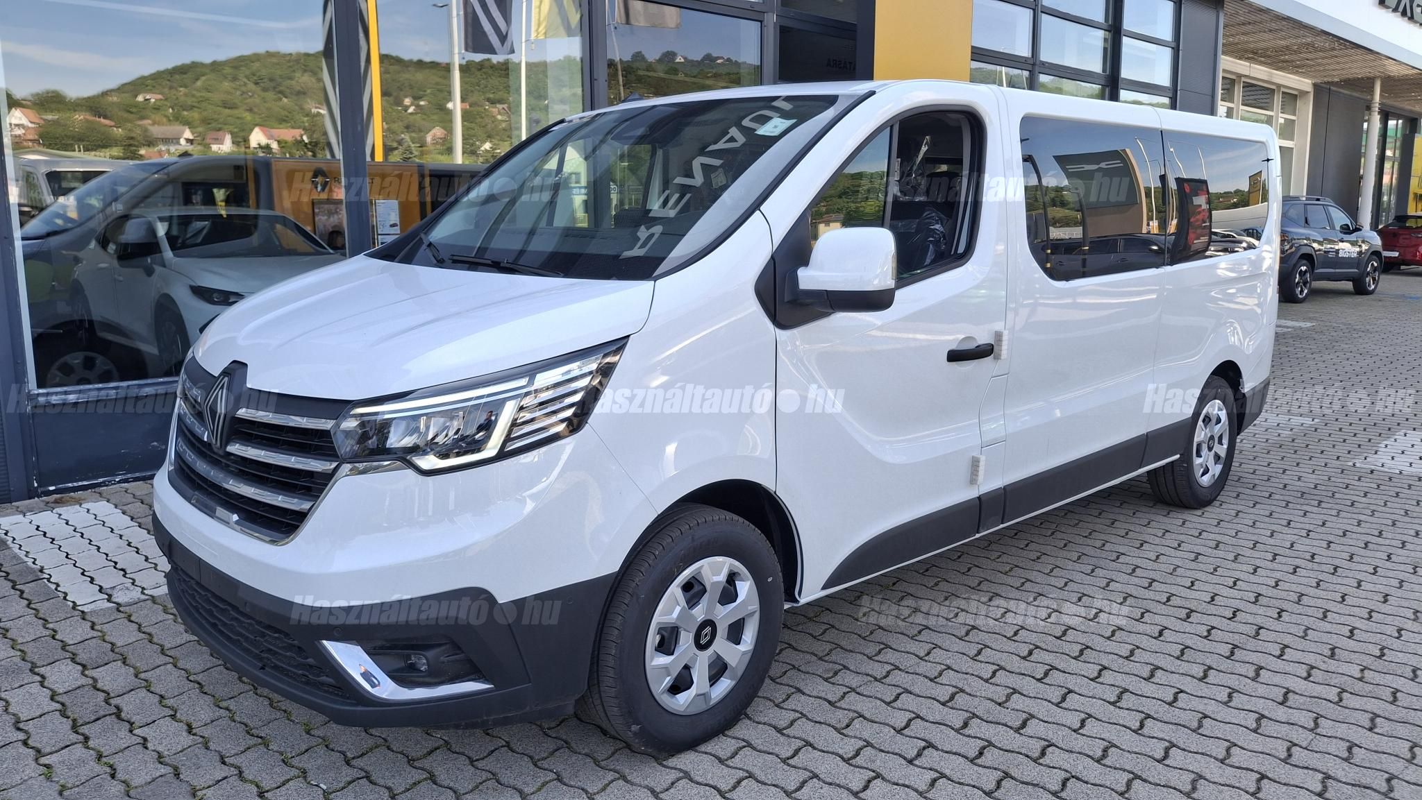 RENAULT TRAFIC 2026 - 1