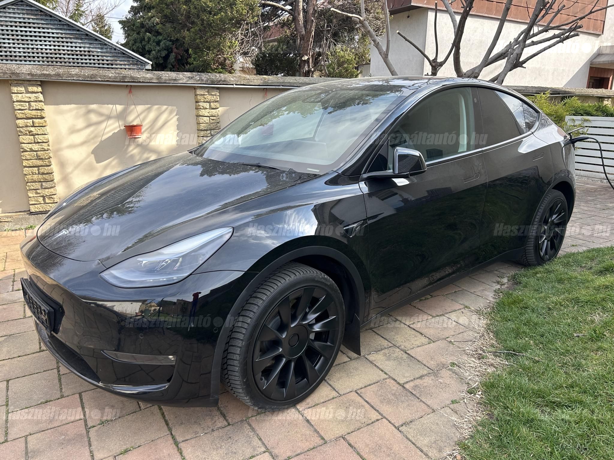 TESLA MODEL Y 2022/9 - 1