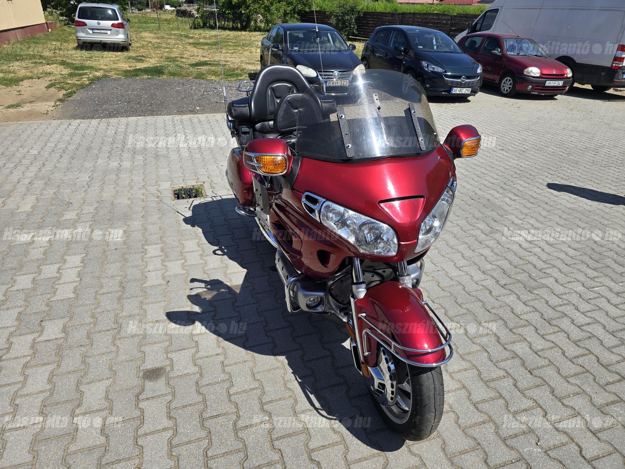 HONDA GL 1800 (GOLD WING) 2001 - 1