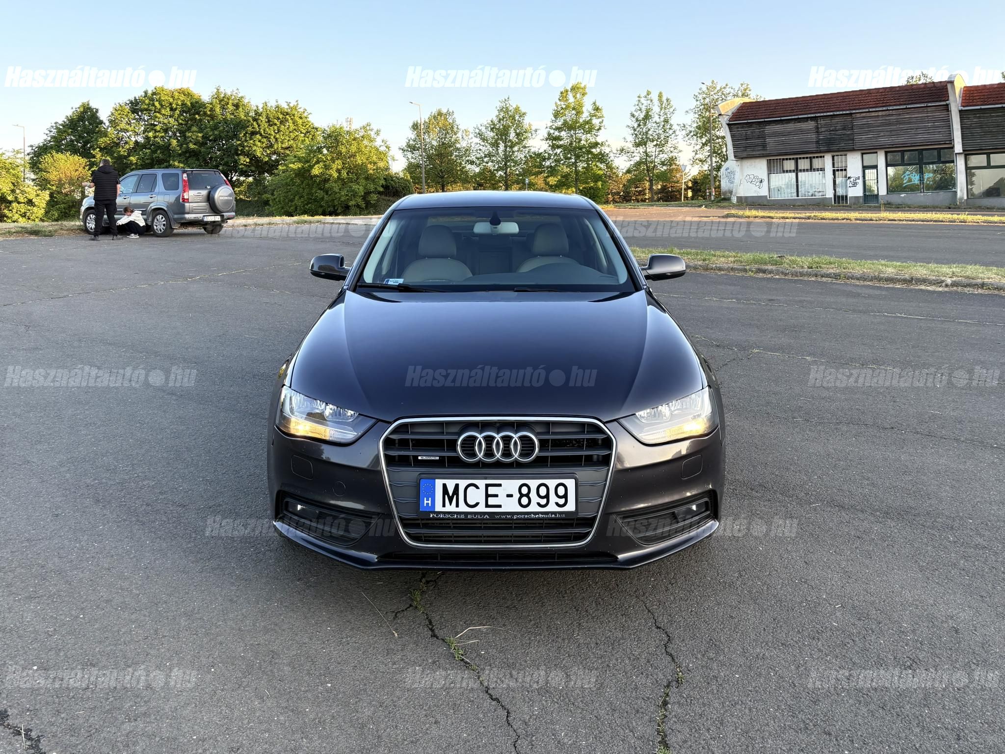 AUDI A4 2012/5 - 1