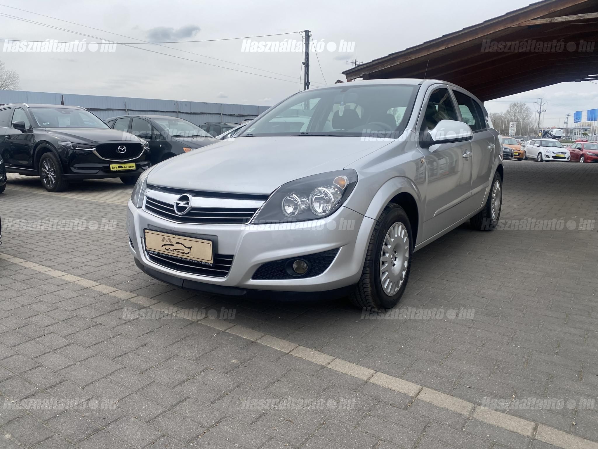 OPEL ASTRA H 2012 - 1