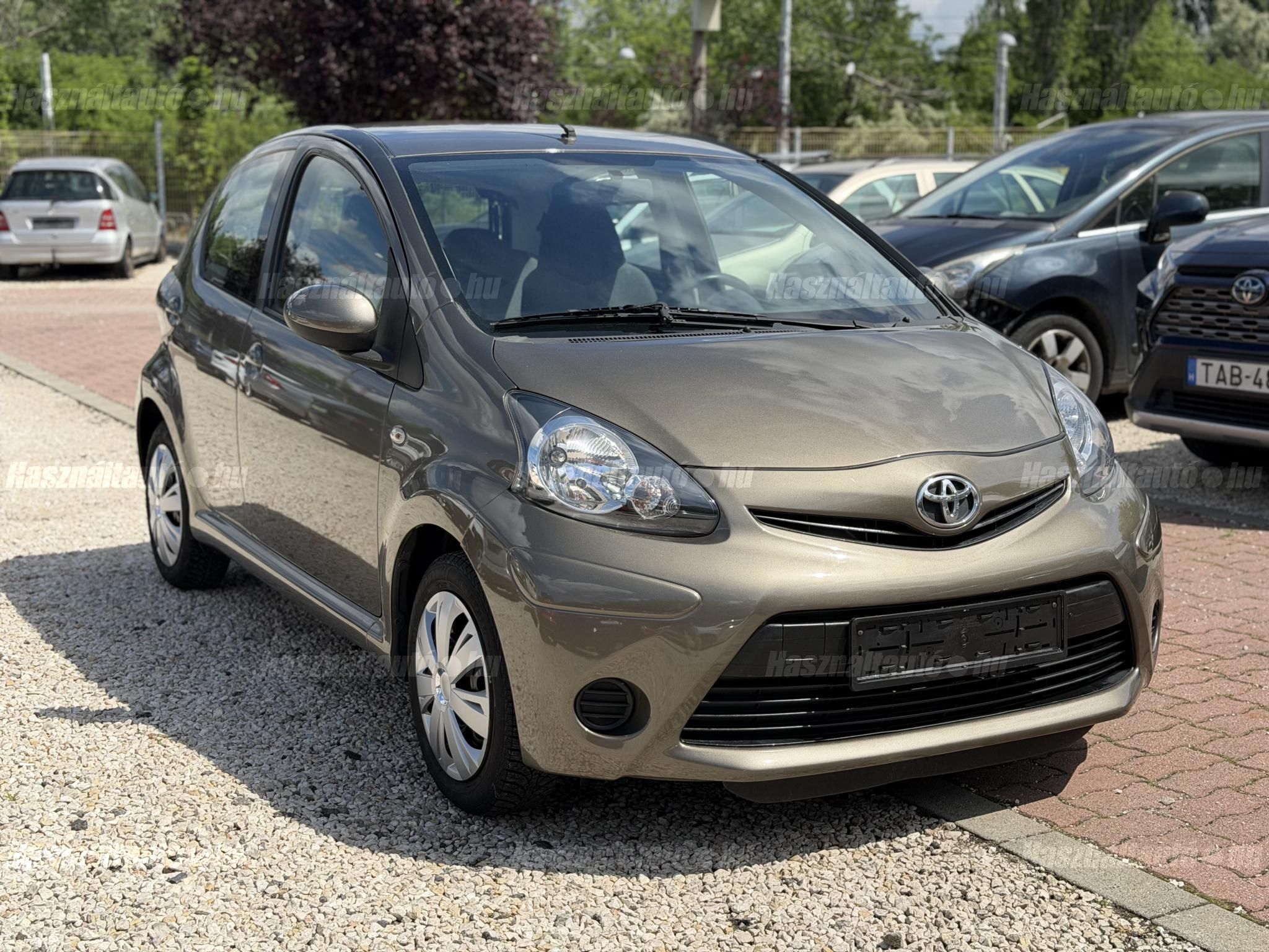 TOYOTA AYGO 2013/3 - 1