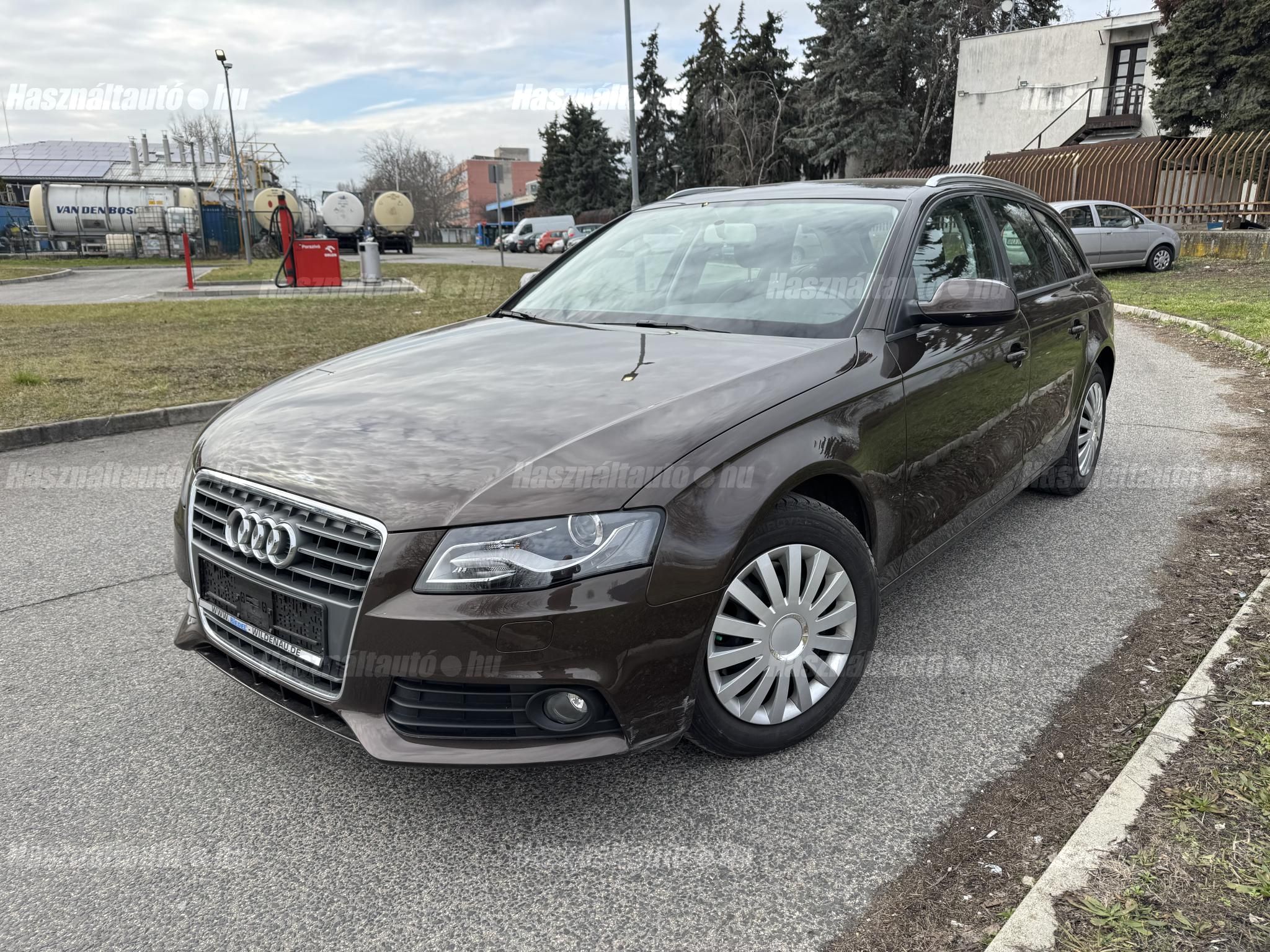 AUDI A4 2011/6 - 1