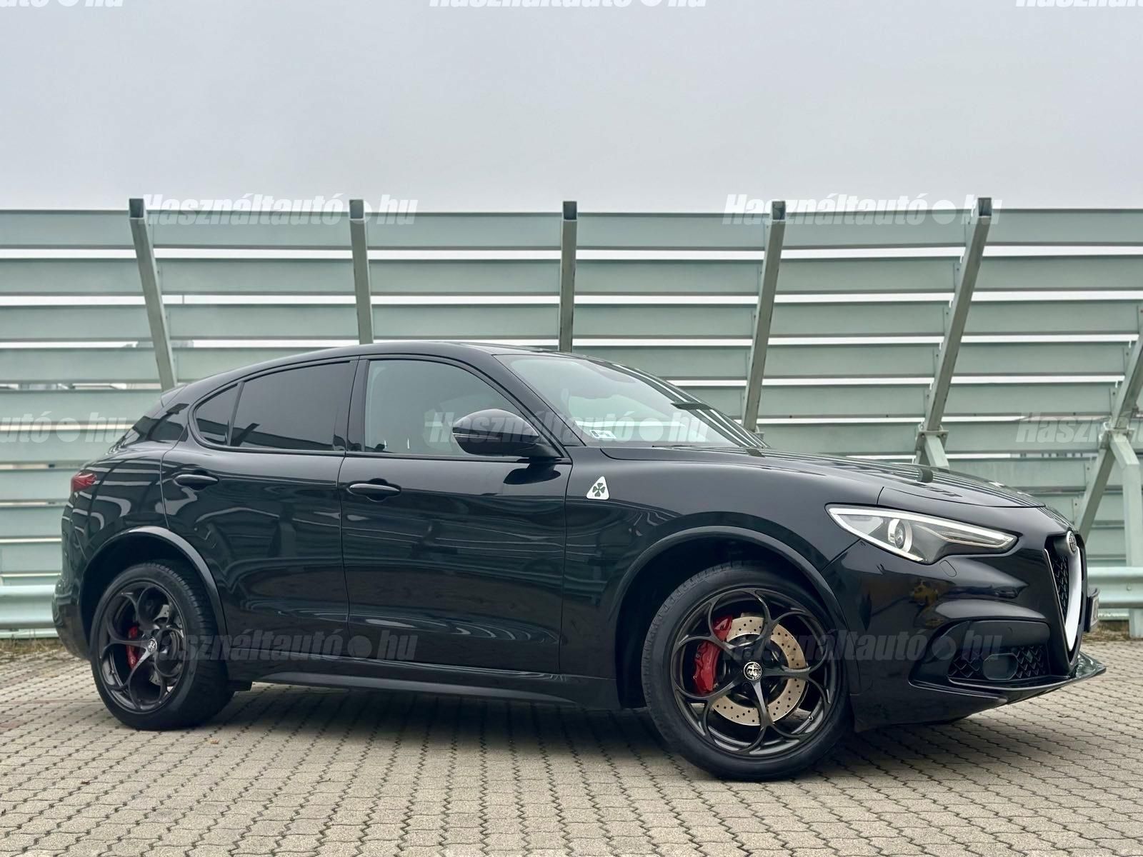 ALFA ROMEO STELVIO 2018/11 - 1