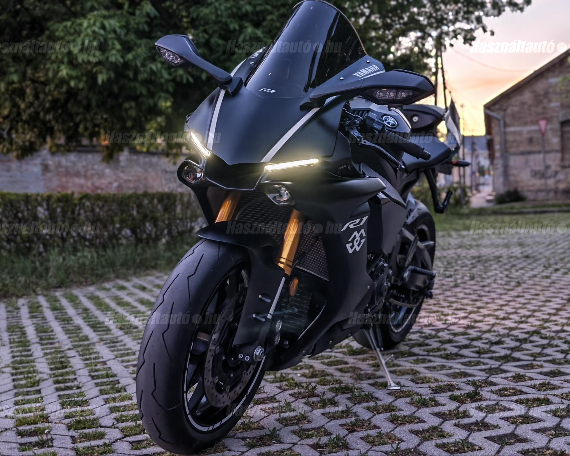 YAMAHA YZF R1 2018/5 - 1