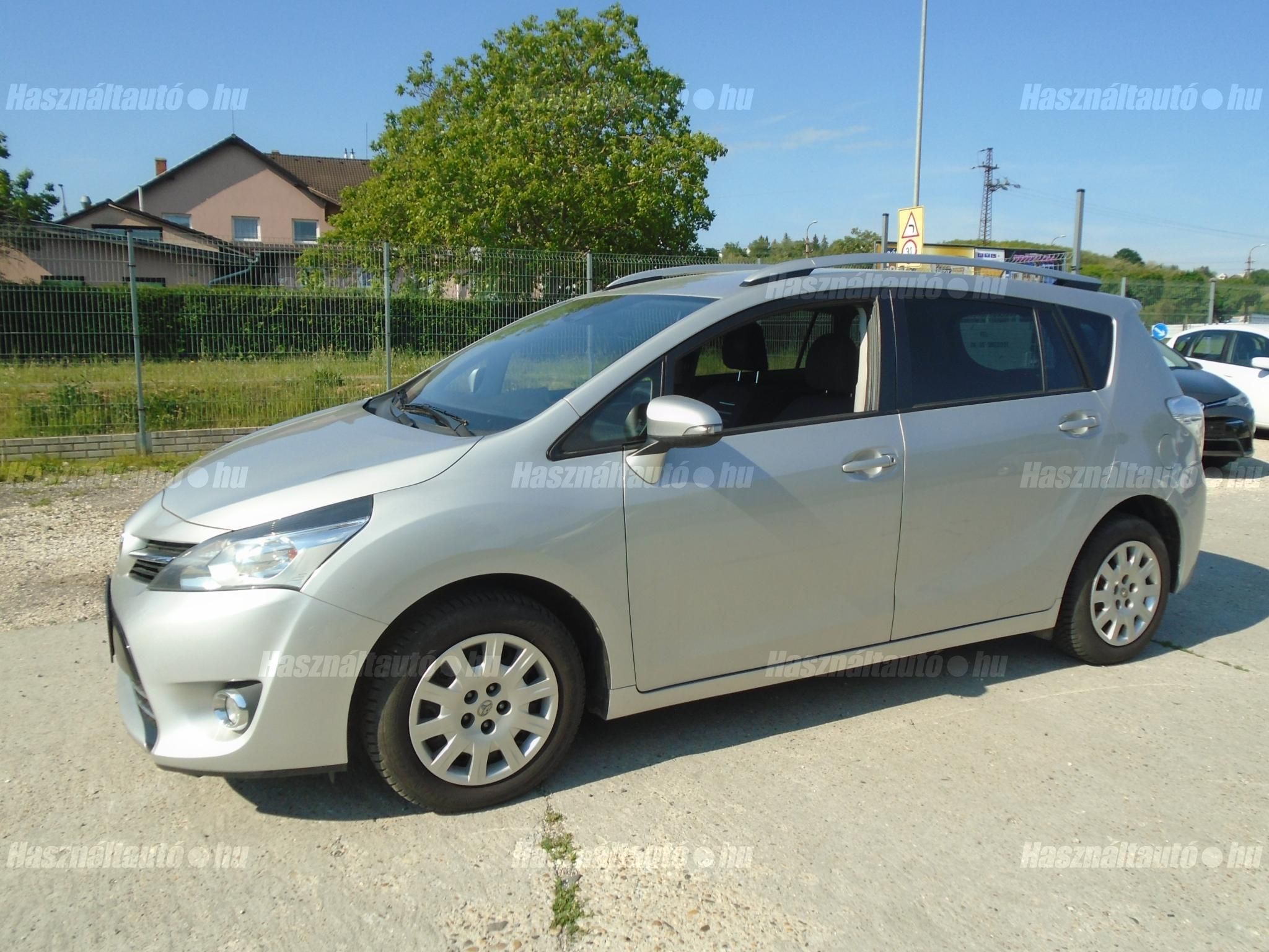 TOYOTA VERSO 2016/12 - 1