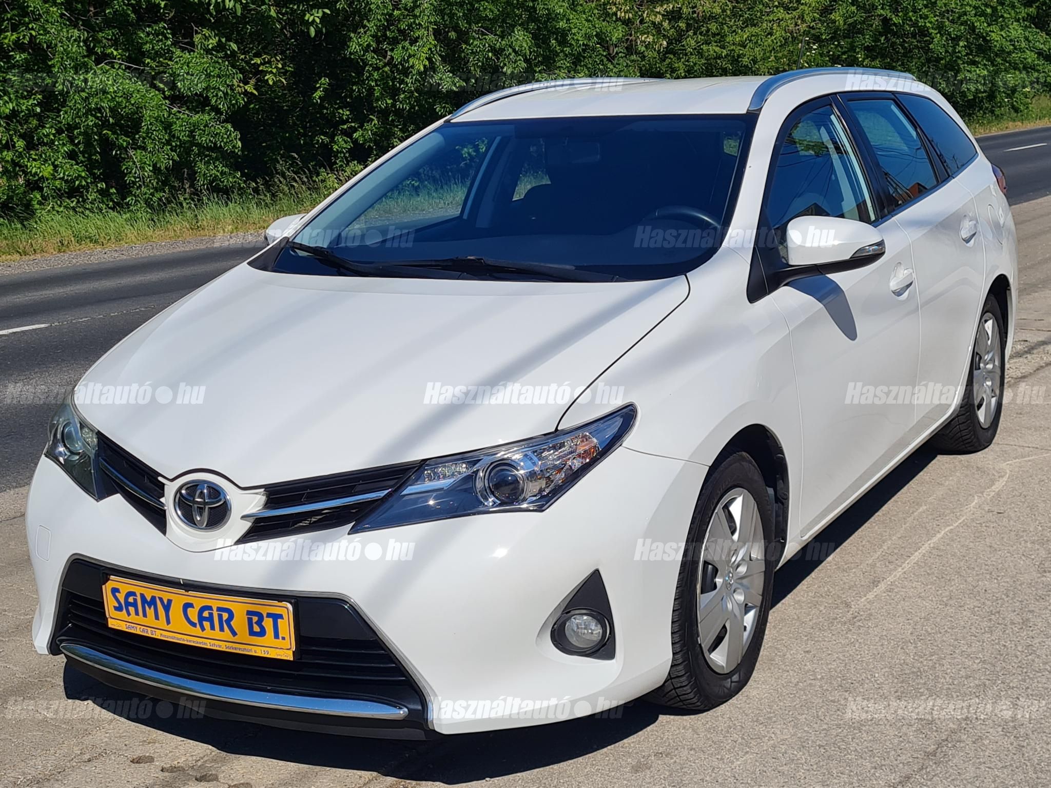 TOYOTA AURIS 2013/10 - 1