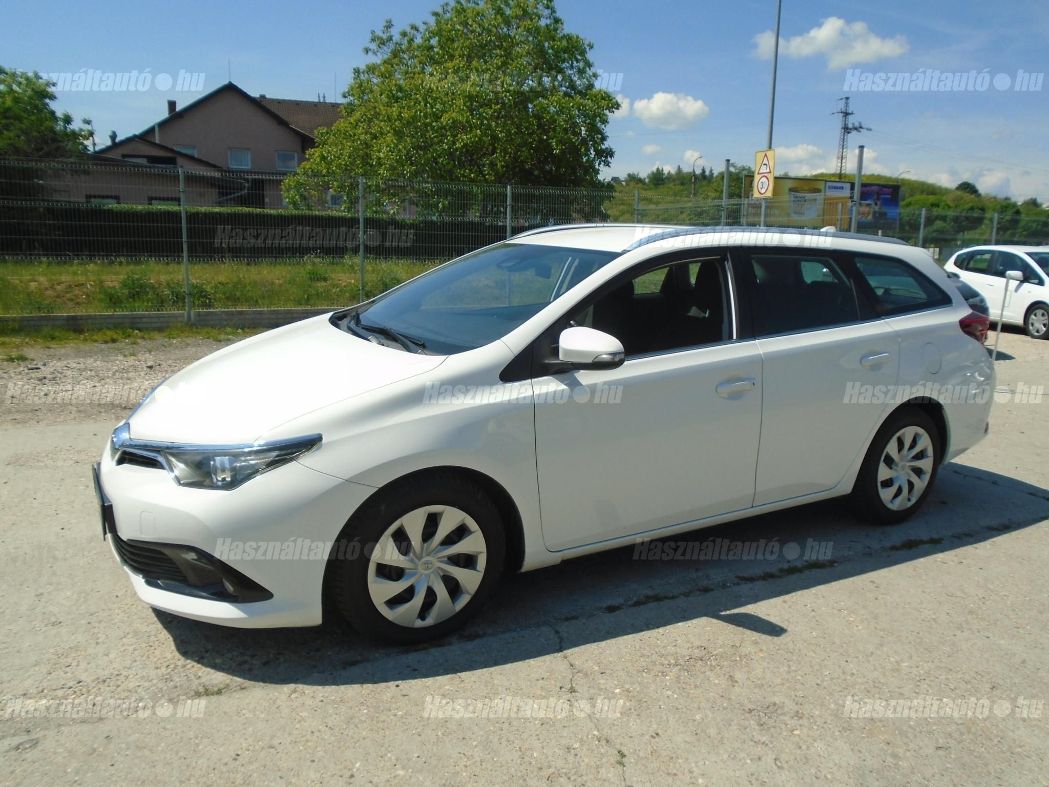 TOYOTA AURIS 2017/3 - 1