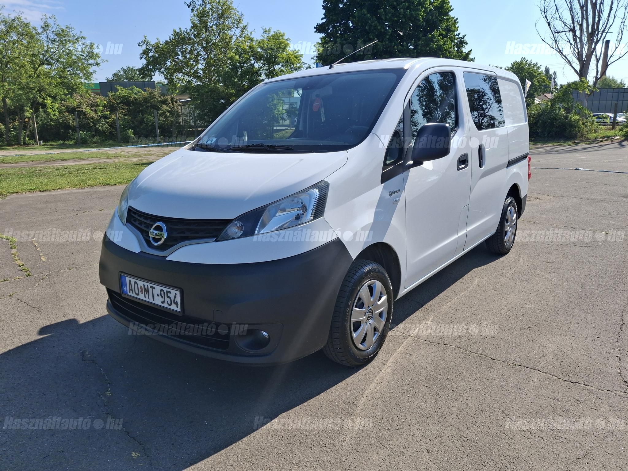 NISSAN NV200 2017/8 - 1