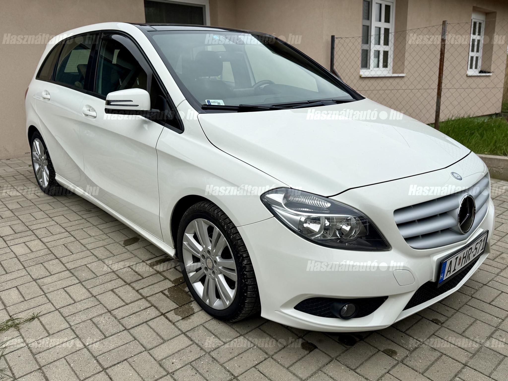 MERCEDES-BENZ B 200 2013/10 - 1