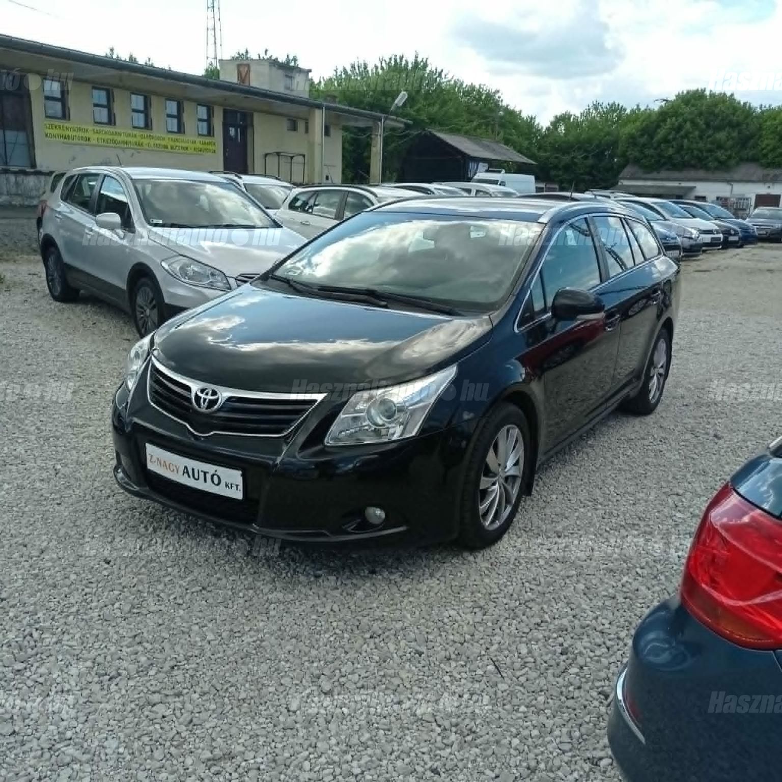 TOYOTA AVENSIS 2013/3 - 1
