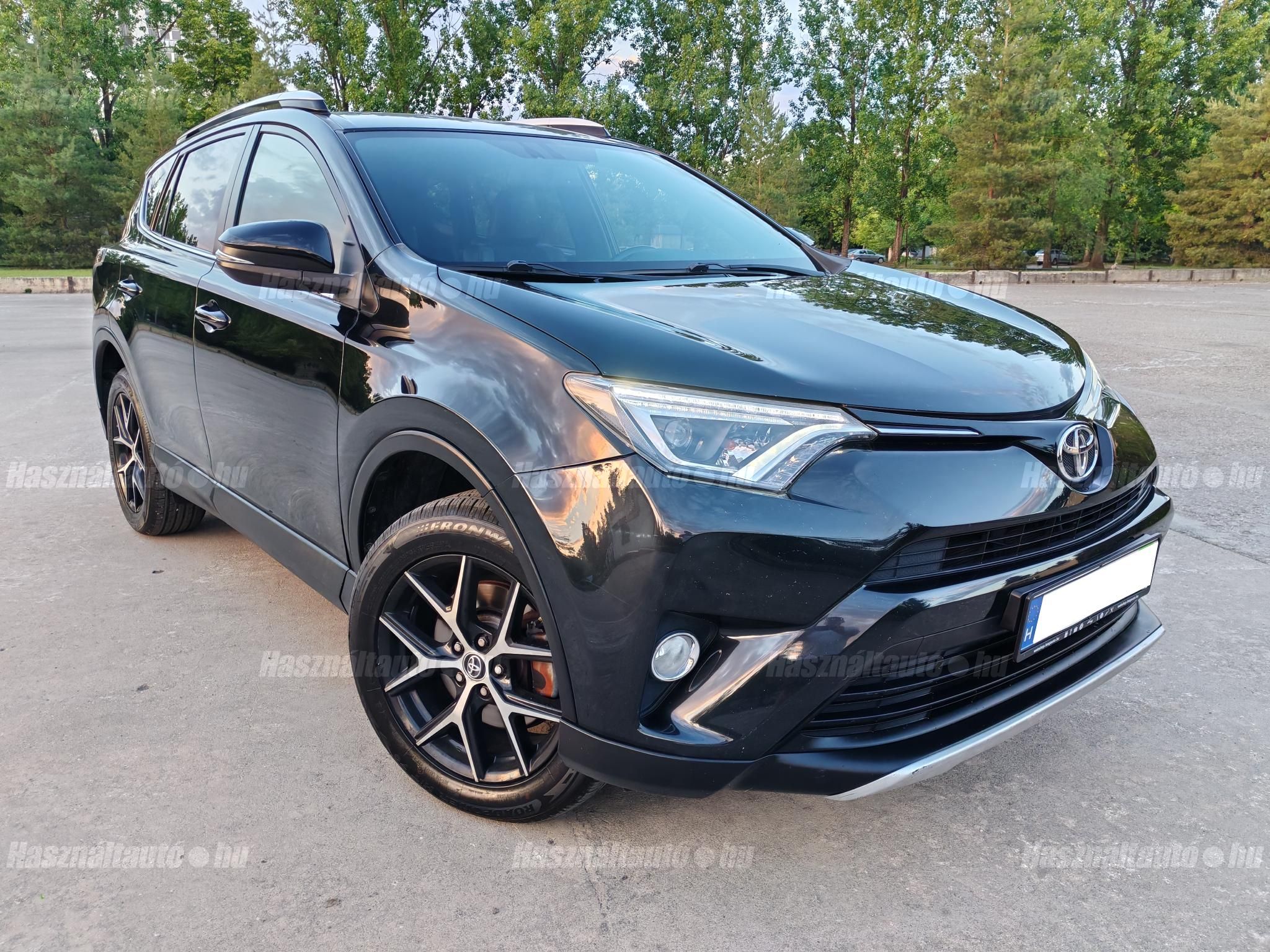 TOYOTA RAV 4 2016/7 - 1