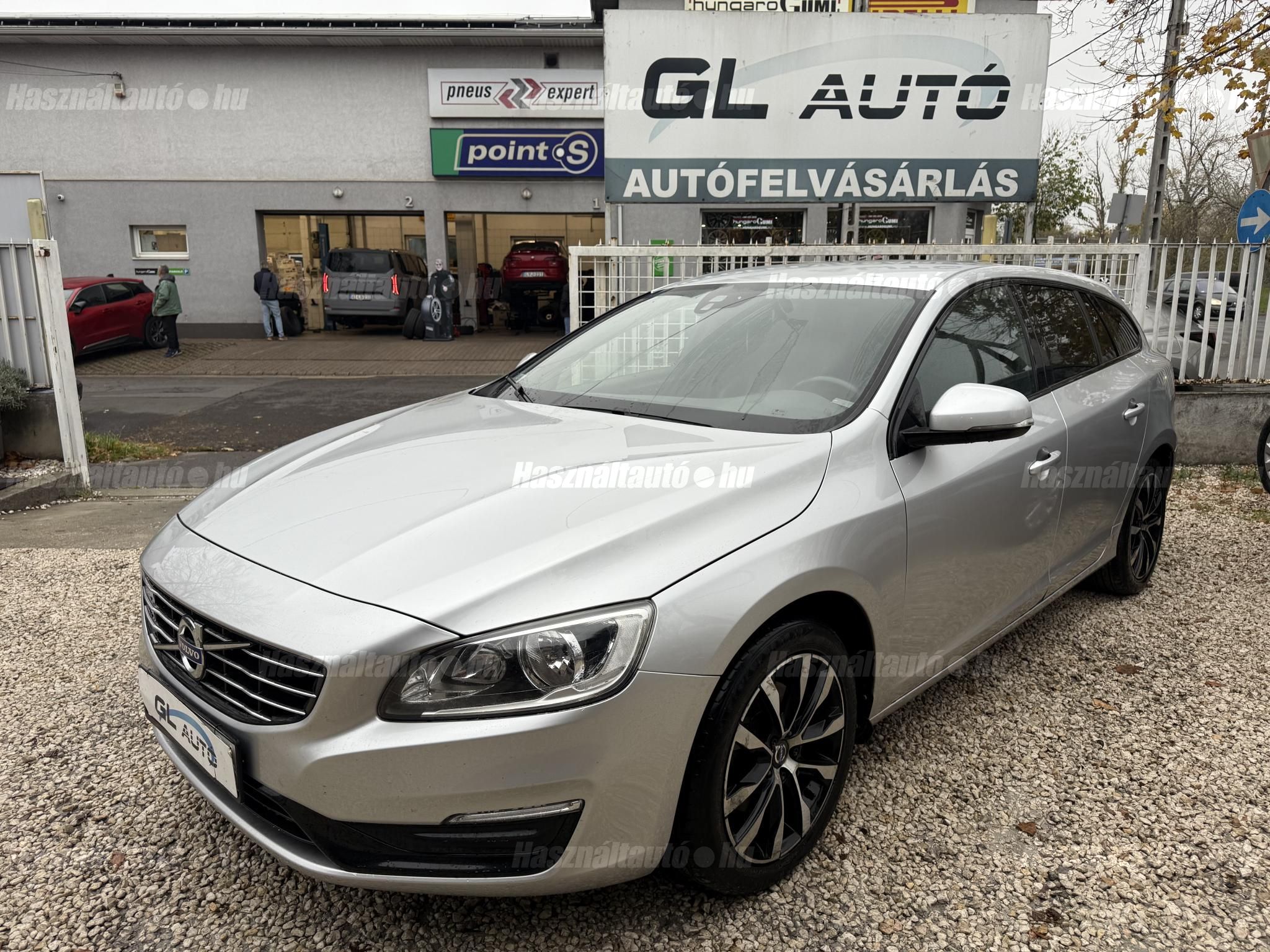 VOLVO V60 2017/1 - 1