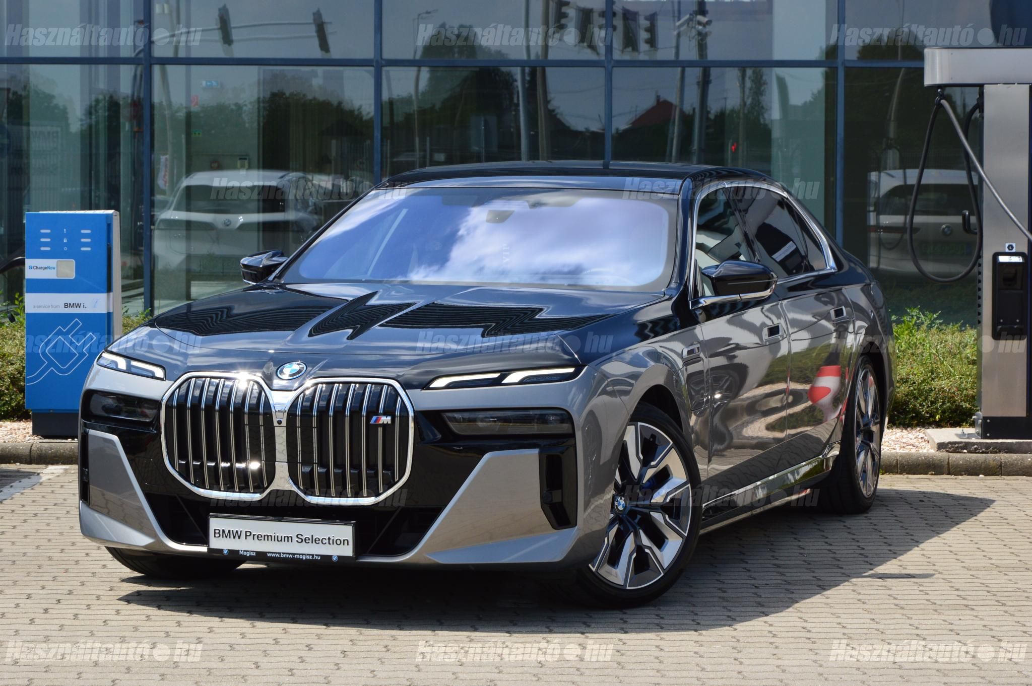 BMW 760 2024/5 - 1