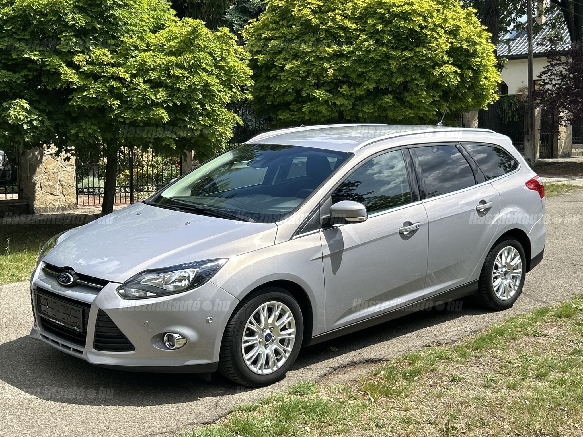 FORD FOCUS 2011/12 - 1