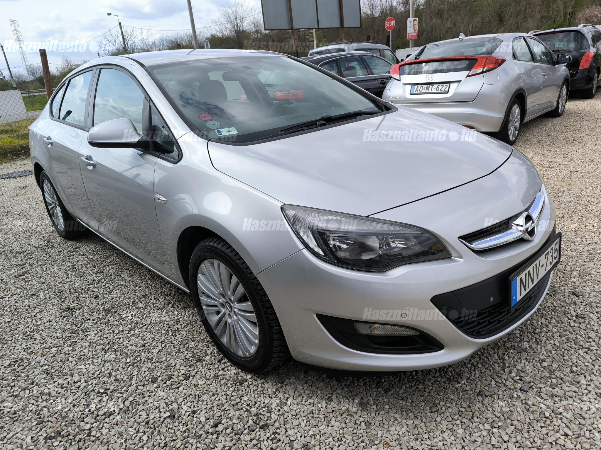 OPEL ASTRA 2012/10 - 1