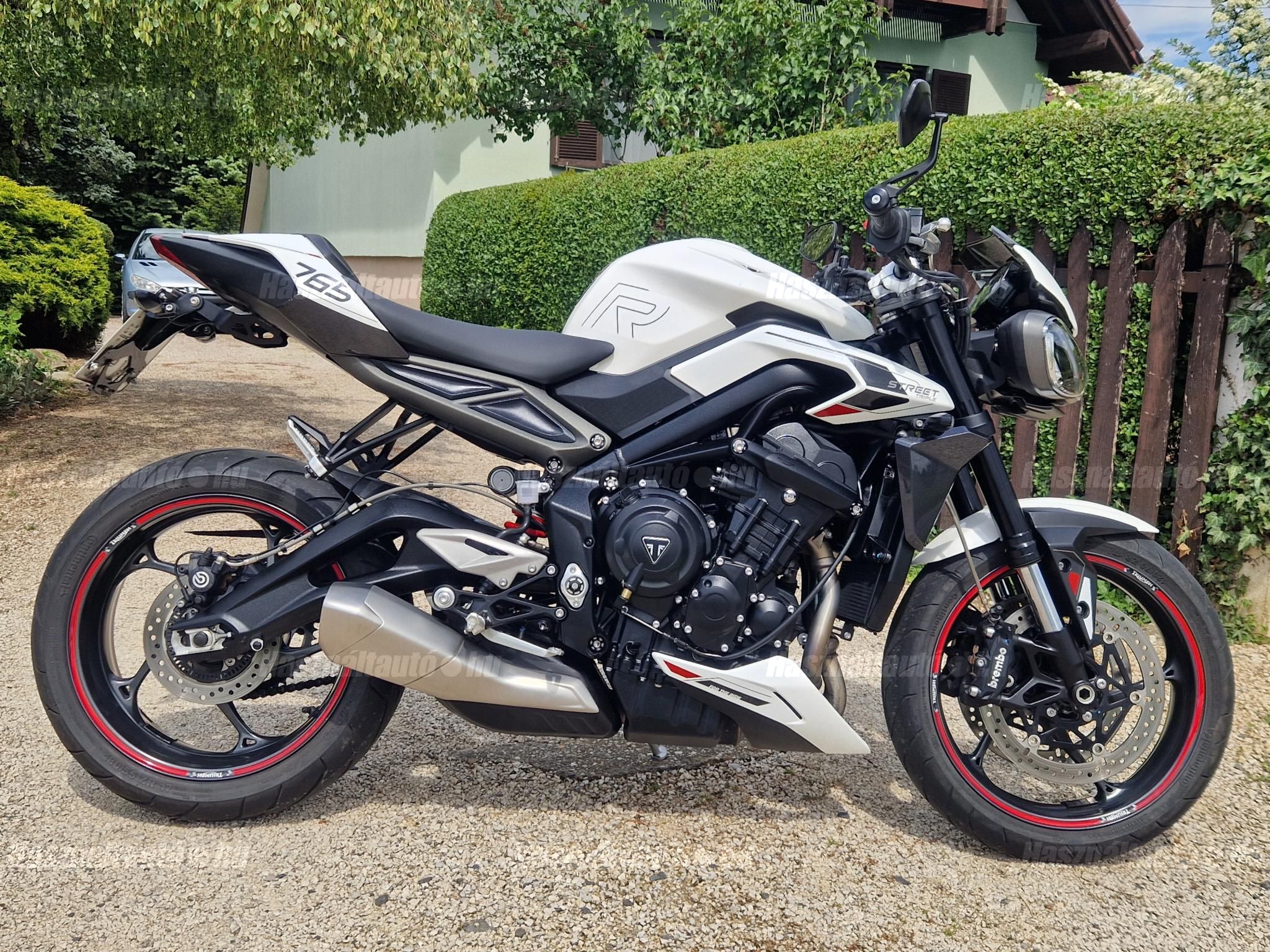 TRIUMPH STREET TRIPLE 2024/4 - 1