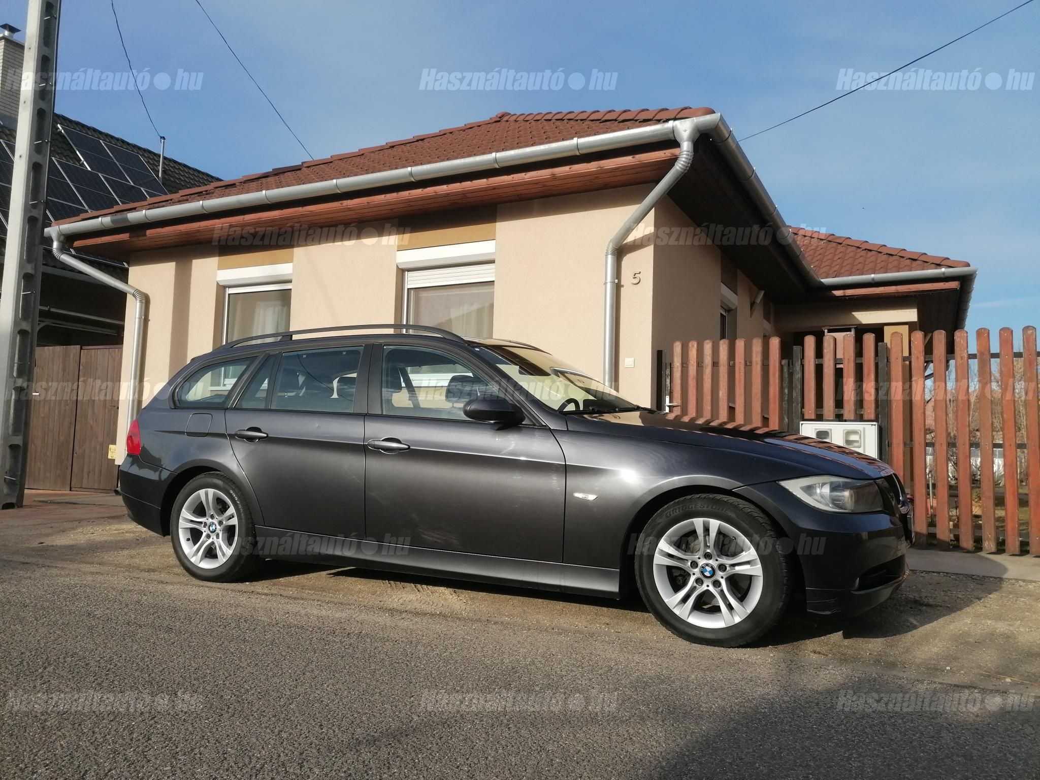 BMW 318 2008/8 - 1