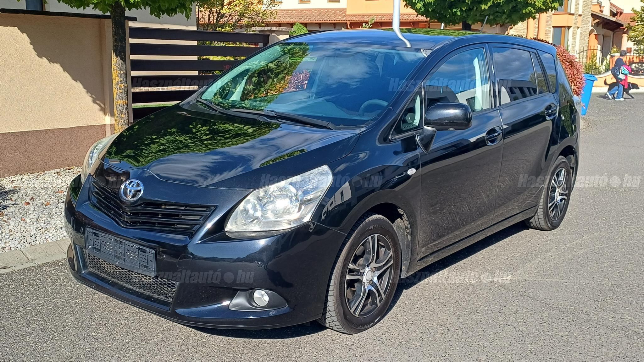 TOYOTA VERSO 2011/6 - 1