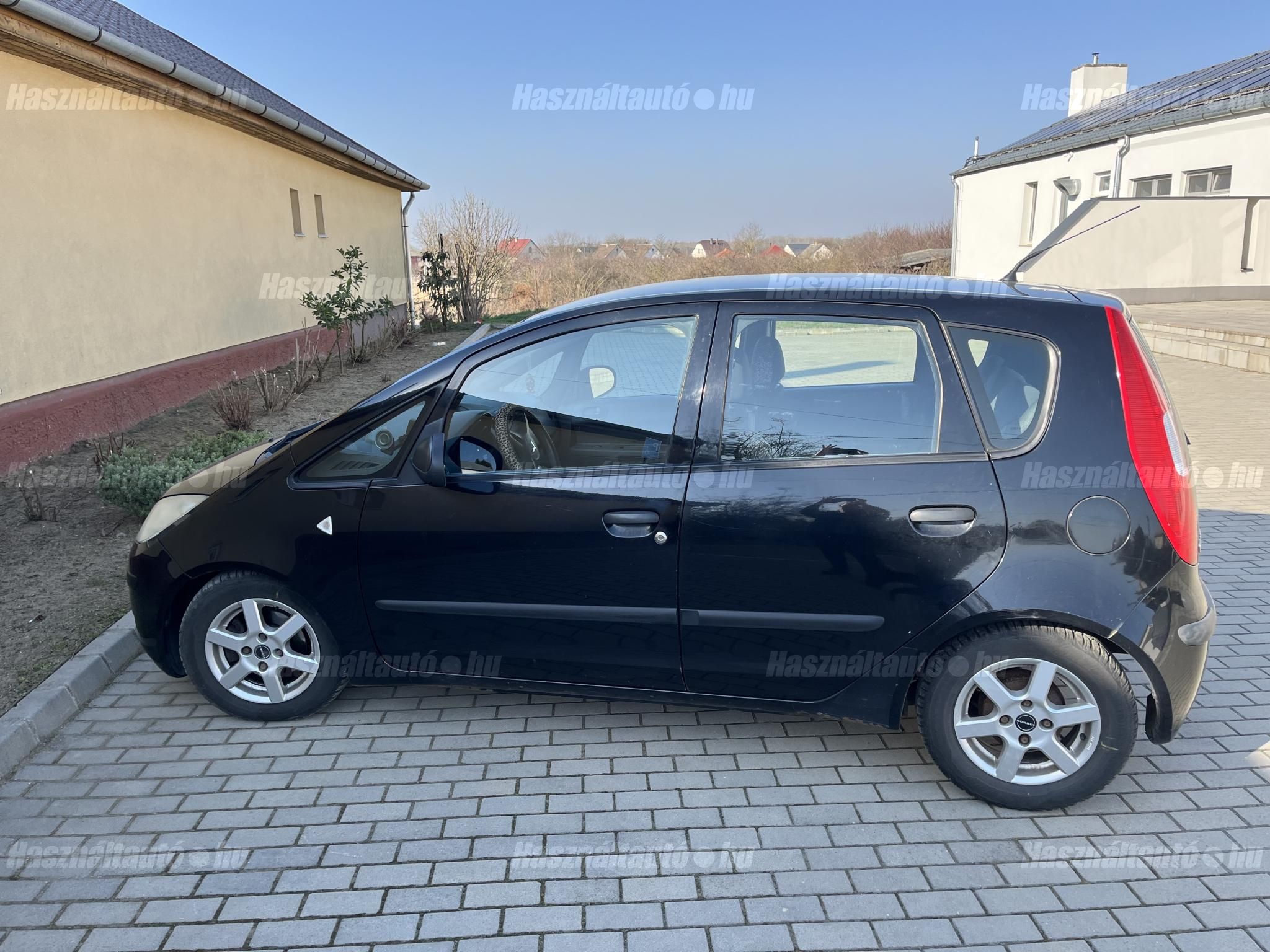 MITSUBISHI COLT 2006 - 1