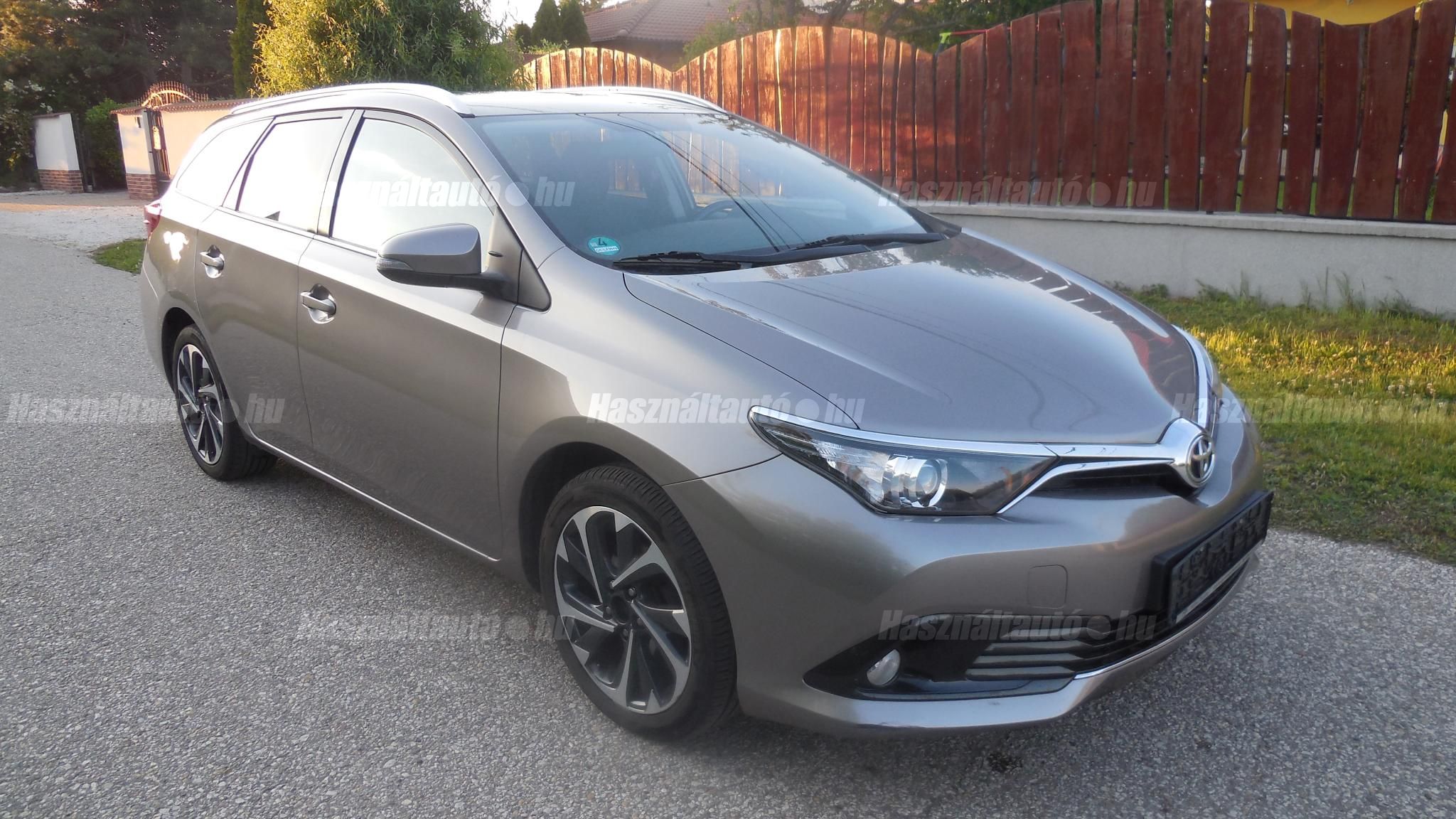 TOYOTA AURIS 2016/4 - 1