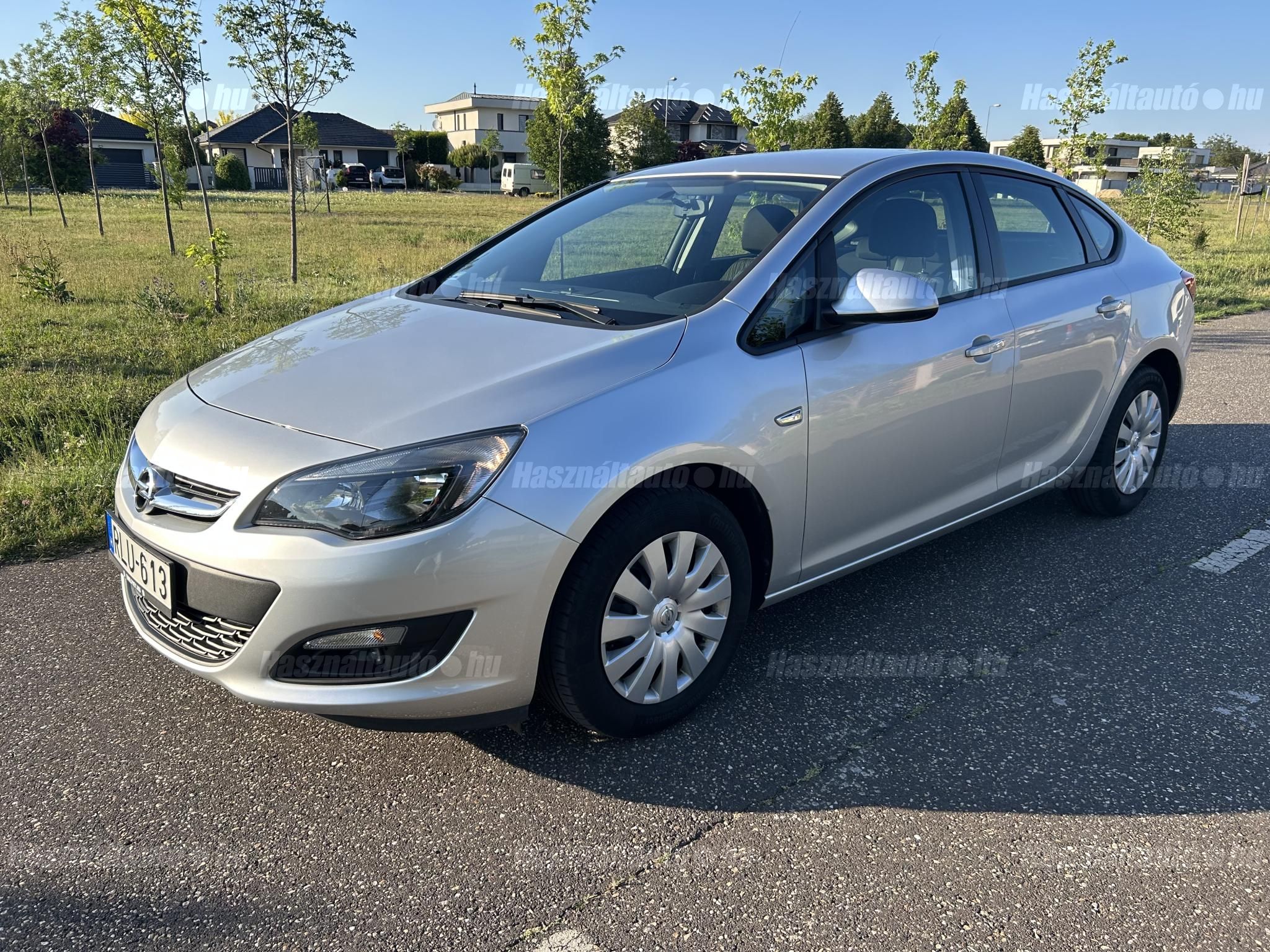 OPEL ASTRA J 2019/6 - 1