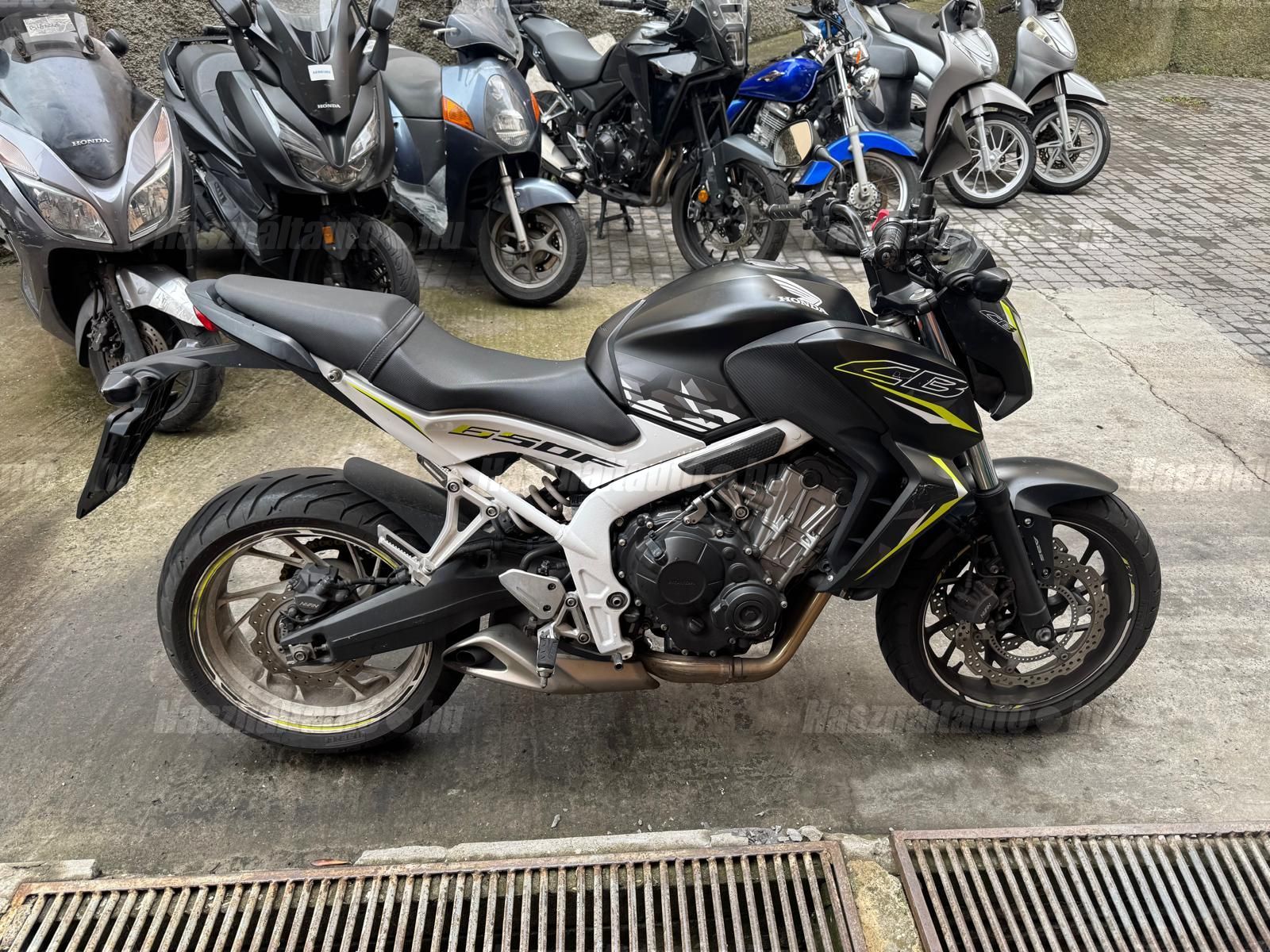 HONDA CB 650 F 2016 - 1
