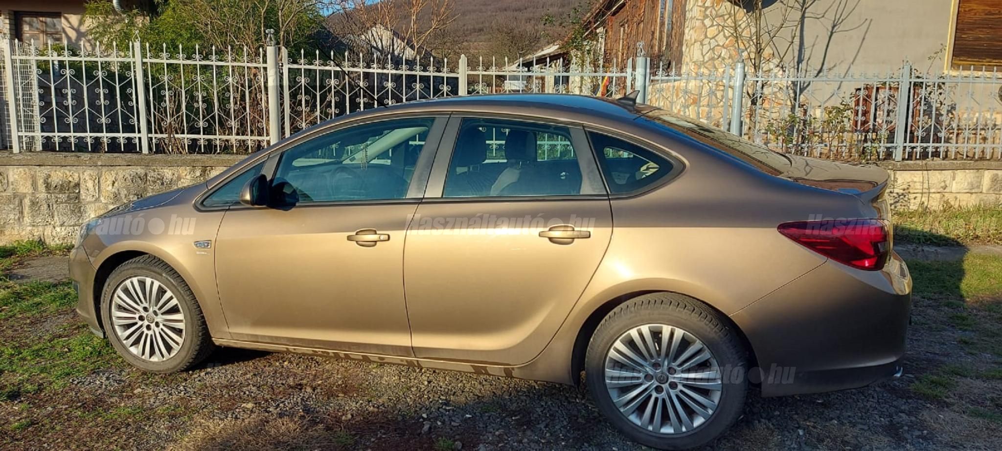 OPEL ASTRA J 2012/10 - 1