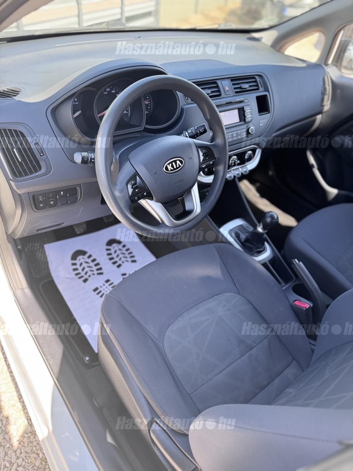 KIA RIO 2012/3 - 1