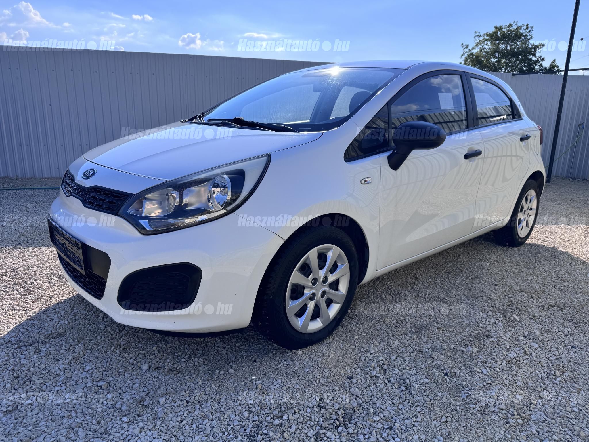 KIA RIO 2012/3 - 1