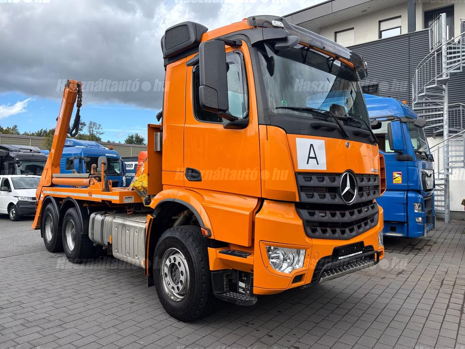 MERCEDES-BENZ 2019/10 - 1