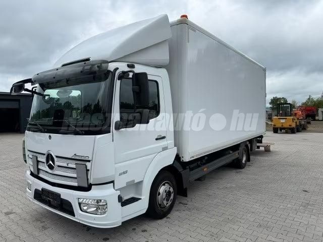 MERCEDES-BENZ 2020/4 - 1