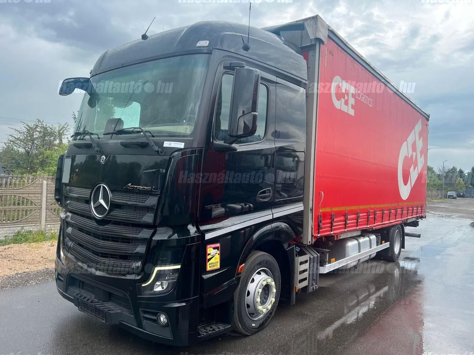 MERCEDES-BENZ 2022/10 - 1