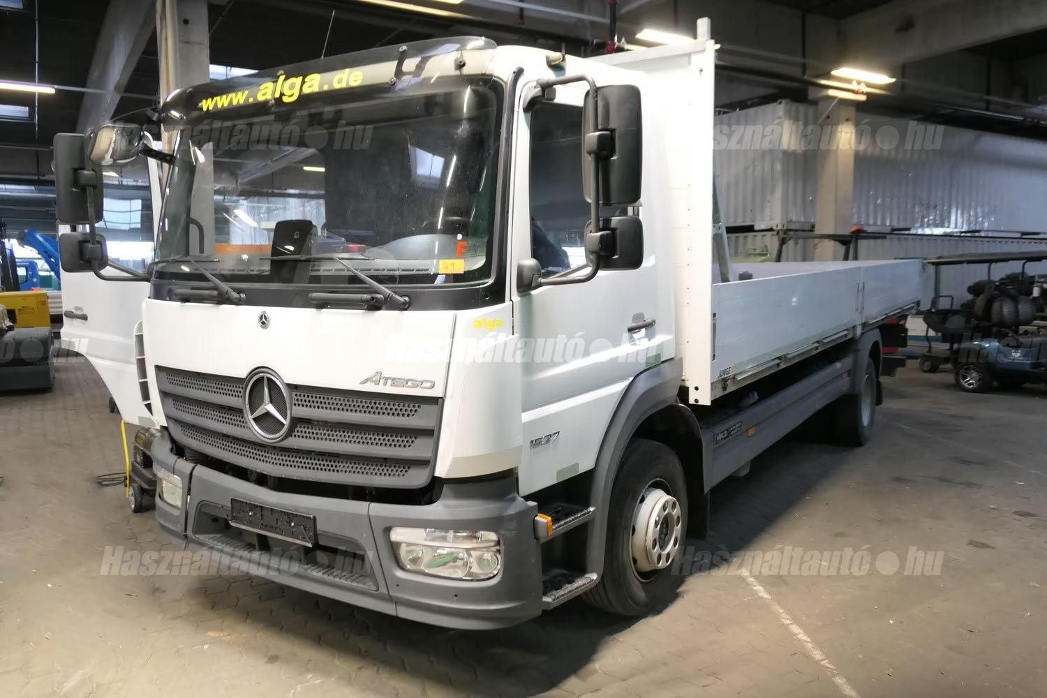 MERCEDES-BENZ 2022/8 - 1
