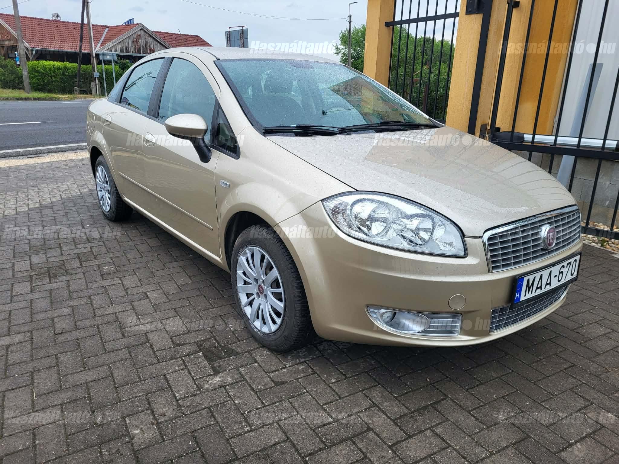 FIAT LINEA 2011/12 - 1