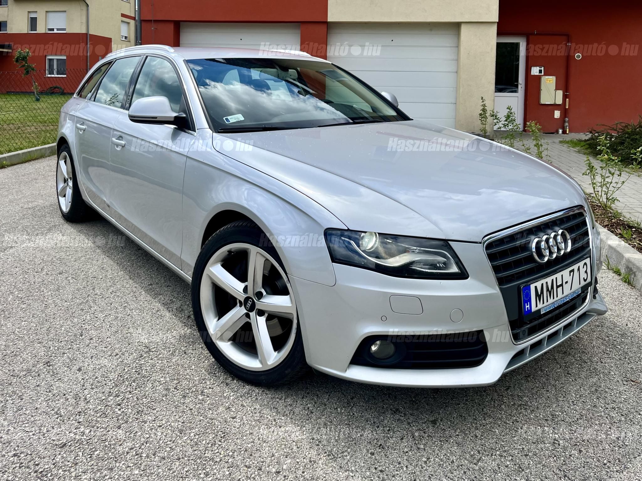 AUDI A4 2010 - 1