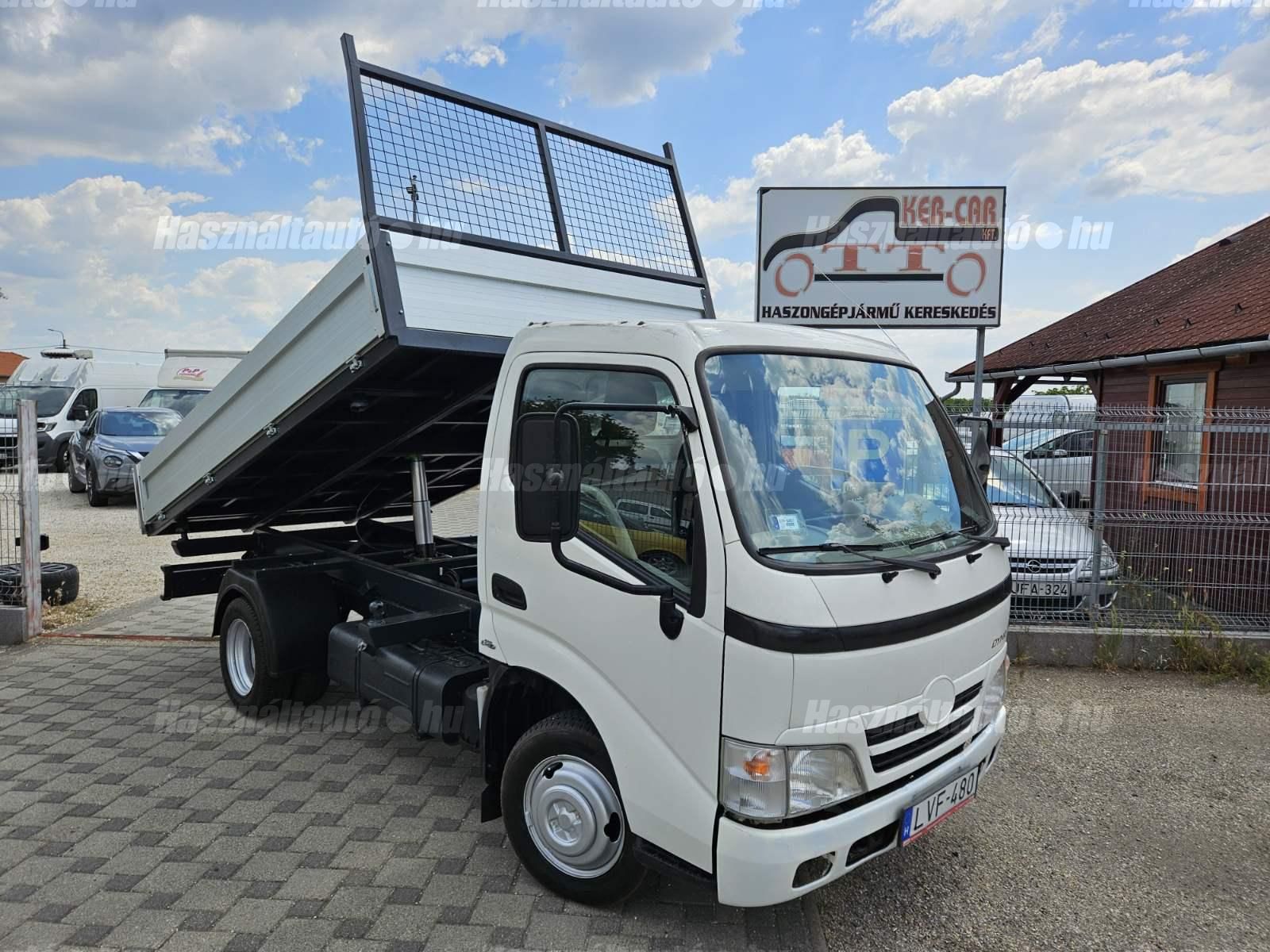 TOYOTA DYNA 2011 - 1