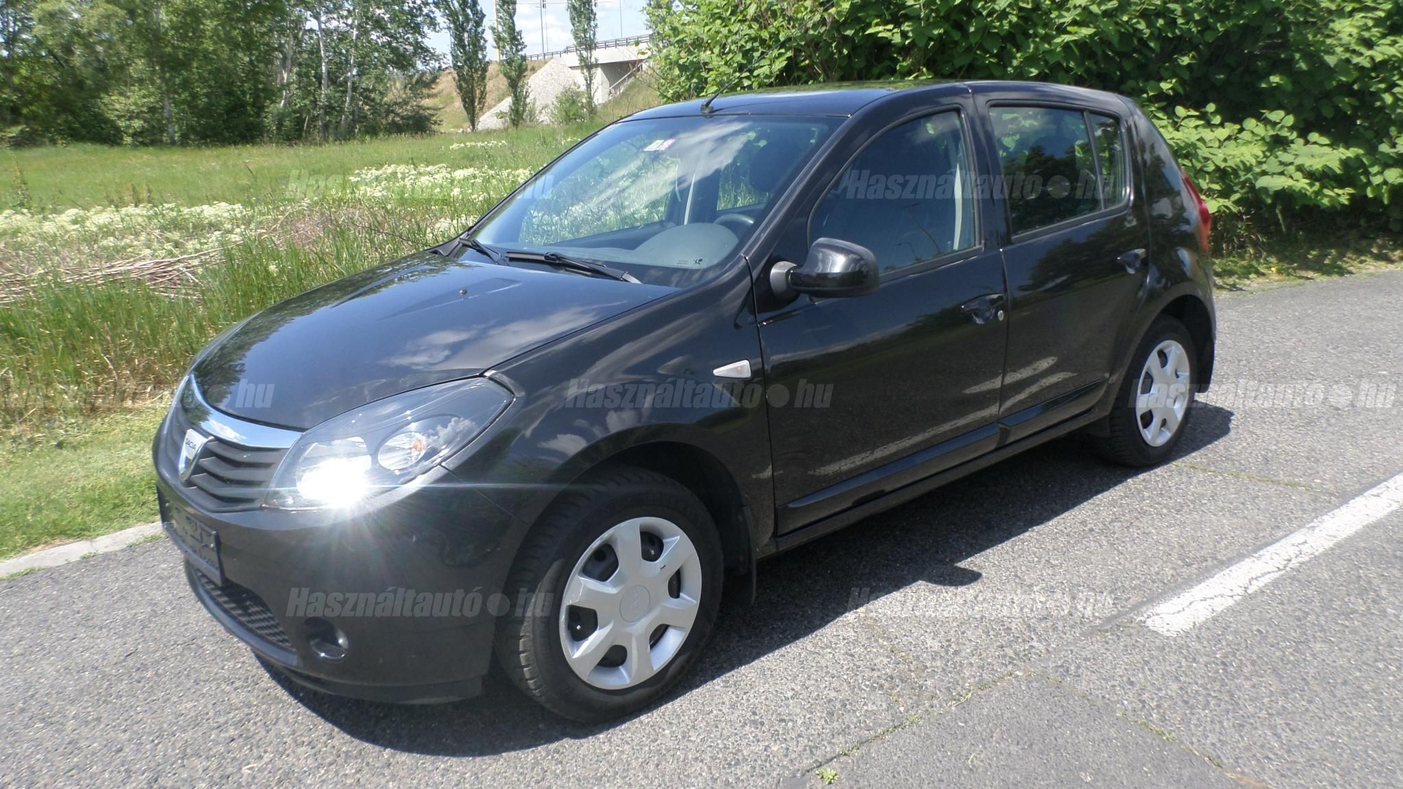 DACIA SANDERO 2011/4 - 1