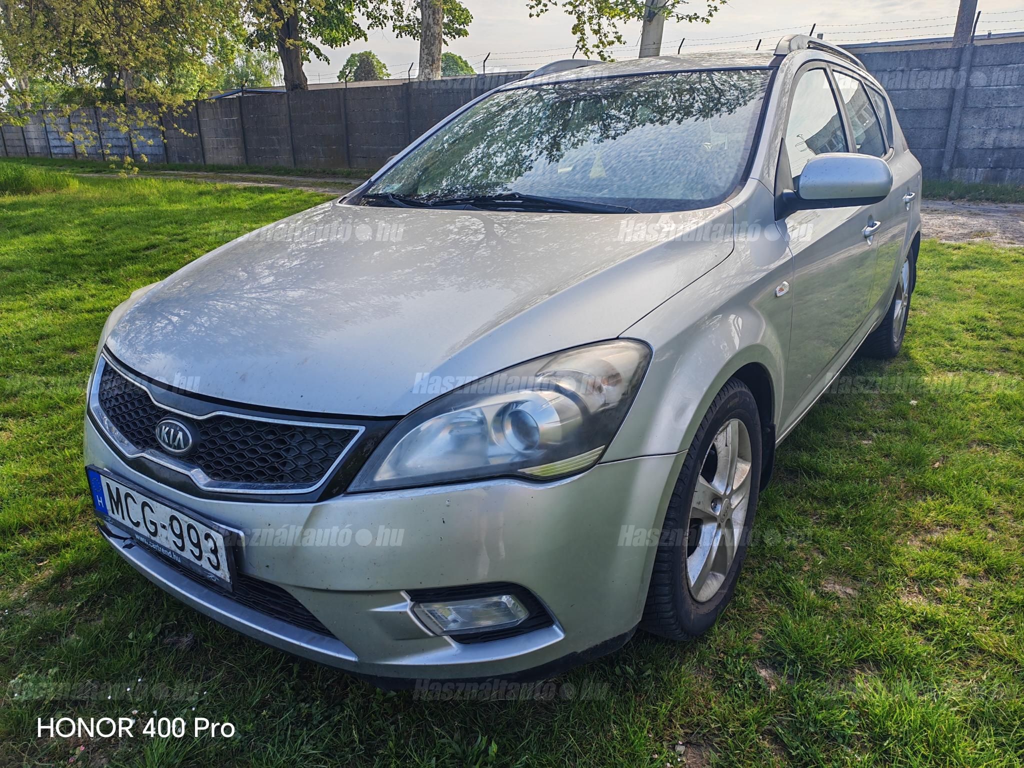 KIA CEE'D 2012/10 - 1
